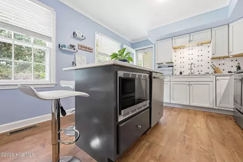 Kitchen - 105 Beech Ln, Washington, NC 27889 photo 7 of 9