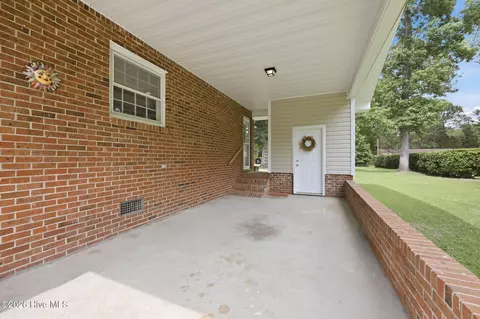 Exterior - 105 Beech Ln, Washington, NC 27889 photo 2 of 10