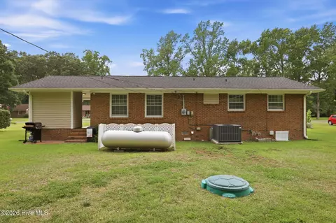 Exterior - 105 Beech Ln, Washington, NC 27889 photo 5 of 10