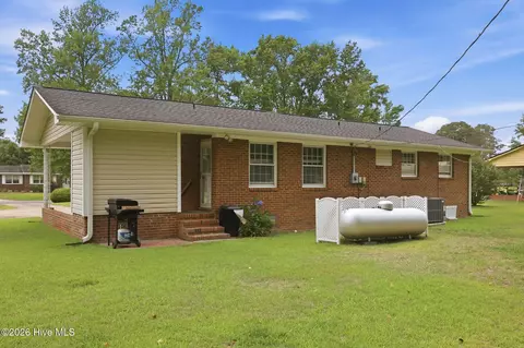 Exterior - 105 Beech Ln, Washington, NC 27889 photo 3 of 10