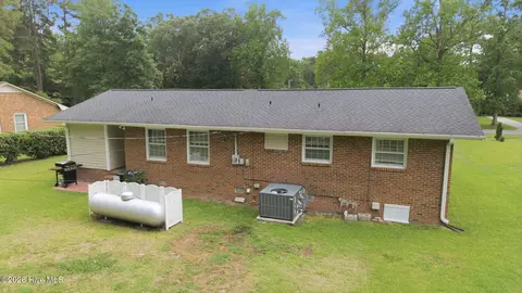 Exterior - 105 Beech Ln, Washington, NC 27889 photo 6 of 10