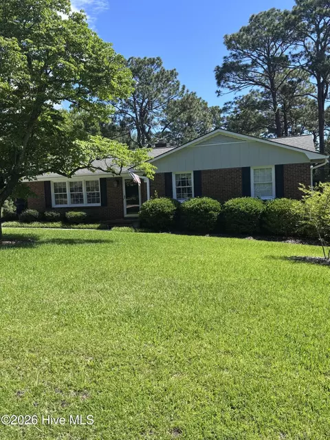 402 Stacy Ave, Hamlet, NC 28345