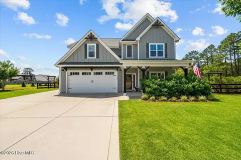 100 Amelia Dr, Carthage, NC 28327