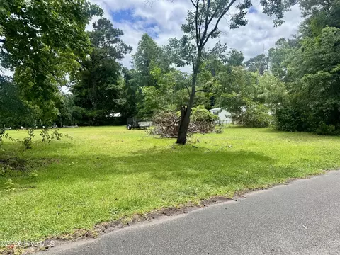 7012 Chewning St, Wilmington, NC 28411