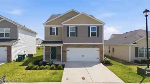 3209 Carr Dr, Greenville, NC 27834