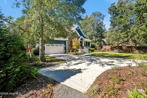 Exterior - 101 Teal Cir, Hampstead, NC 28443 photo 3 of 10