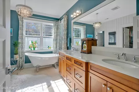 Bath - 101 Teal Cir, Hampstead, NC 28443 photo 3 of 6