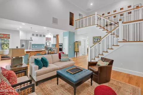 Living - 101 Teal Cir, Hampstead, NC 28443 photo 2 of 4