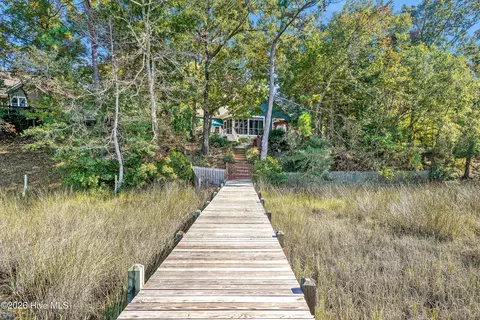 Exterior - 101 Teal Cir, Hampstead, NC 28443 photo 8 of 10