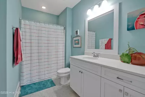 Bath - 101 Teal Cir, Hampstead, NC 28443 photo 6 of 6