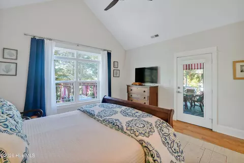 Bedroom - 101 Teal Cir, Hampstead, NC 28443 photo 2 of 5