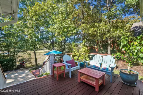 Exterior - 101 Teal Cir, Hampstead, NC 28443 photo 6 of 10