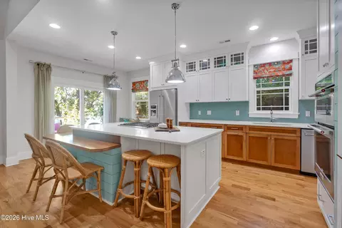 Kitchen - 101 Teal Cir, Hampstead, NC 28443 photo 7 of 7