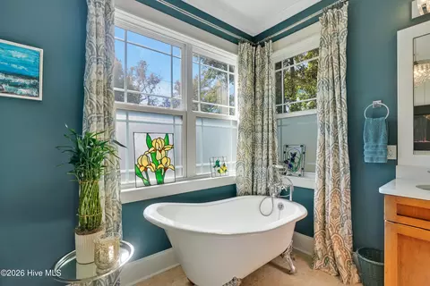 Bath - 101 Teal Cir, Hampstead, NC 28443 photo 4 of 6