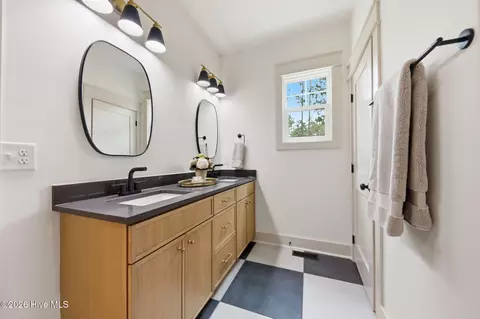 Bath - 160 Midland Trl, Pinehurst, NC 28374 photo 3 of 7