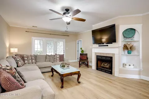 Living - 1104 Waltons Pass, Evans, GA 30809 photo 1 of 2