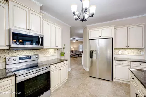 Kitchen - 1104 Waltons Pass, Evans, GA 30809 photo 3 of 4