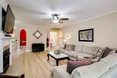 Living - 1104 Waltons Pass, Evans, GA 30809 photo 2 of 2
