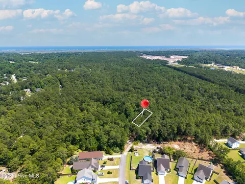 000 Leeward Ln, Hampstead, NC 28443