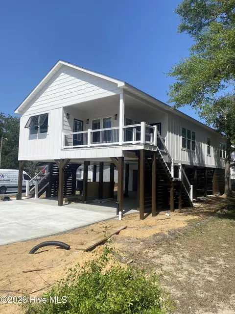 112 NE 65th St, Oak Island, NC 28465