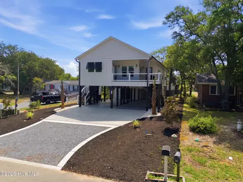 112 NE 65th St, Oak Island, NC 28465