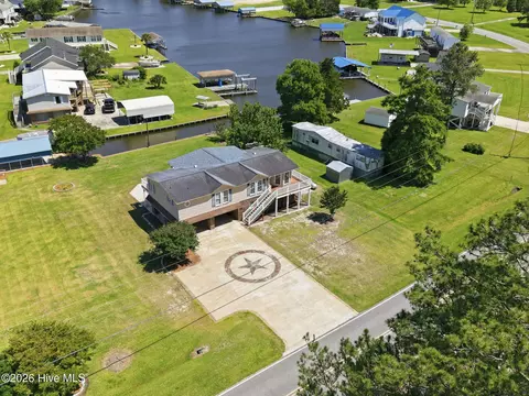 2831 Whichards Beach Rd, Chocowinity, NC 27817 photo 2
