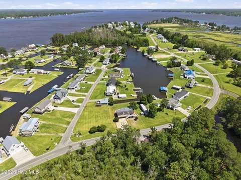 2831 Whichards Beach Rd, Chocowinity, NC 27817 photo 4