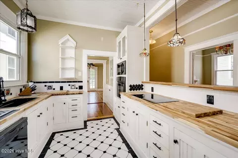 Kitchen - 209 Broad St, Augusta, GA 30901 photo 3 of 4