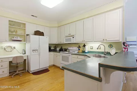 1010 Devonshire Dr, Trent Woods, NC 28562 photo 6