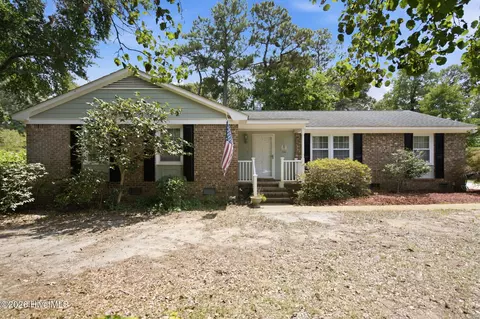 206 Royal Oak Dr, Wilmington, NC 28409