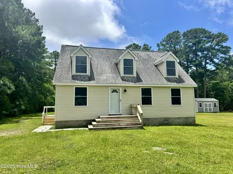 133 Riverside Dr, Beaufort, NC 28516
