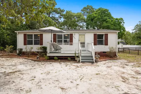 1319 Woodcrest Rd, Southport, NC 28461