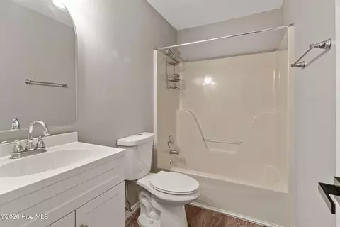 Bath - 3922 Carson Cutoff, Martinez, GA 30907 photo 4 of 5
