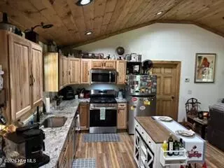 Kitchen - 50 Kramers Knob Ln, Murphy, NC 28906 photo 3 of 3