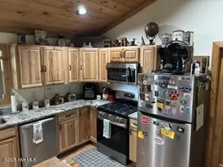Kitchen - 50 Kramers Knob Ln, Murphy, NC 28906 photo 2 of 3