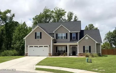 302 Seaglass Ct, Swansboro, NC 28584