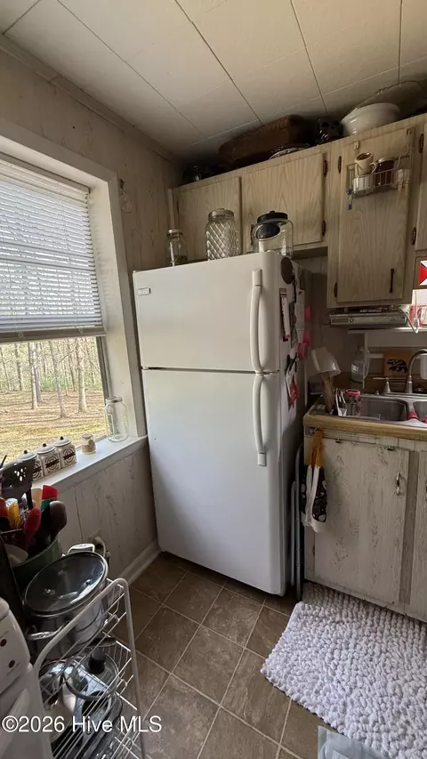 Kitchen - 30 Mouse Creek Trl, Murphy, NC 28906 photo 3 of 3