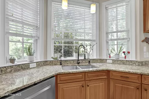Kitchen - 104 Mill Dam Rd, Hampstead, NC 28443 photo 4 of 5