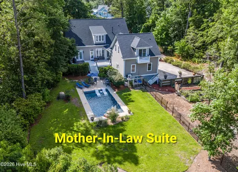 104 Mill Dam Rd, Hampstead, NC 28443