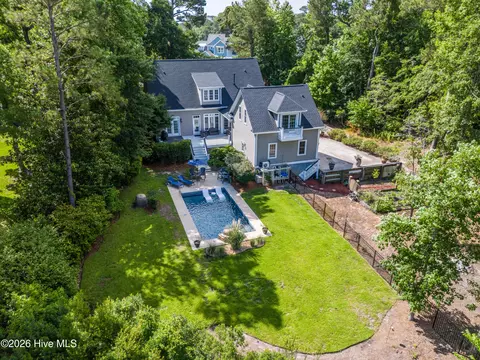 104 Mill Dam Rd, Hampstead, NC 28443