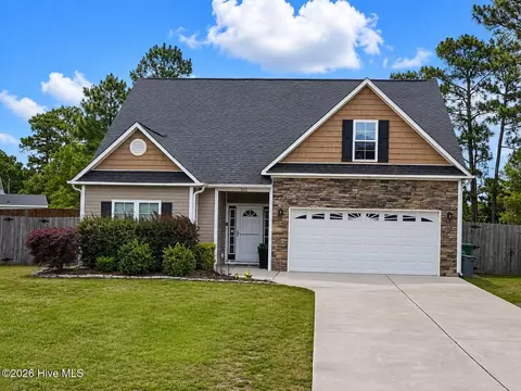322 Inverness Dr, Hubert, NC 28539