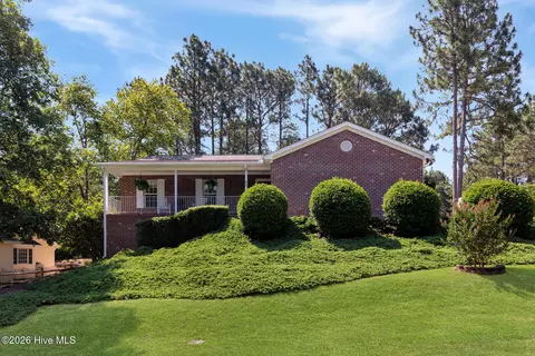 315 Sandhills Cir, Pinehurst, NC 28374