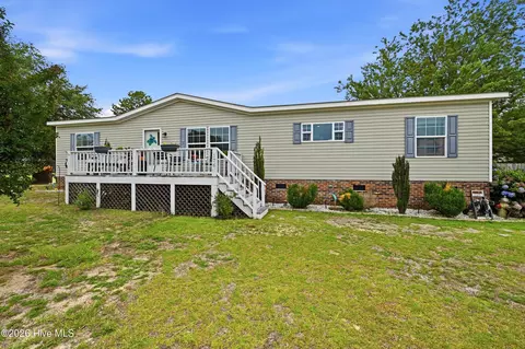 176 Zonnie Ln, Hampstead, NC 28443