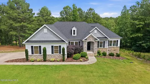 170 Beths Pt, West End, NC 27376