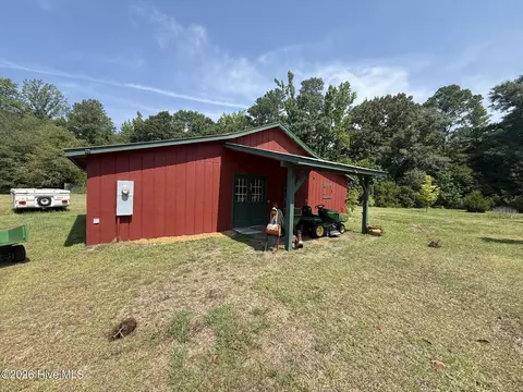 230 Bowers Ln, Currie, NC 28435