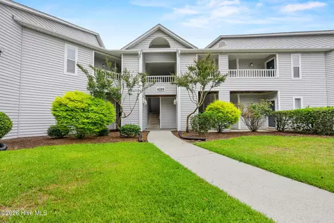 4109 Breezewood Dr #204, Wilmington, NC 28412