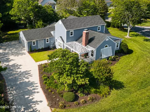 119 Pine Bluff Dr, Morehead City, NC 28557