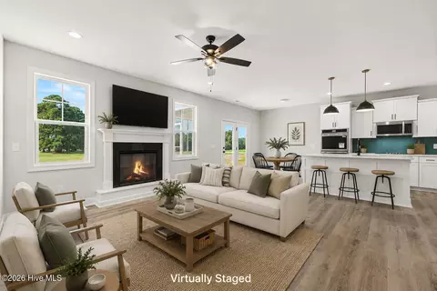 Living - 23 Kizzy Dr, Selma, NC 27576 photo 2 of 2