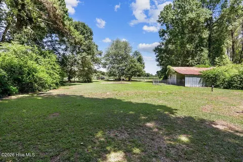 240 Carrolls Rd, Warsaw, NC 28398