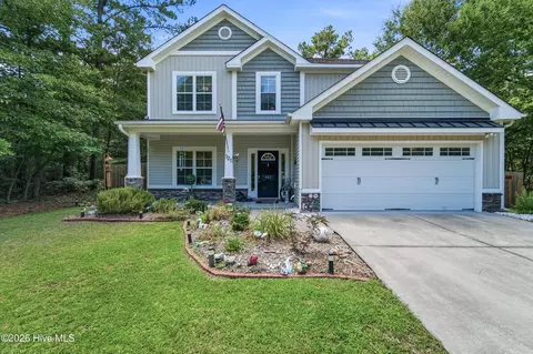 121 Navy Blue Dr, Jacksonville, NC 28540